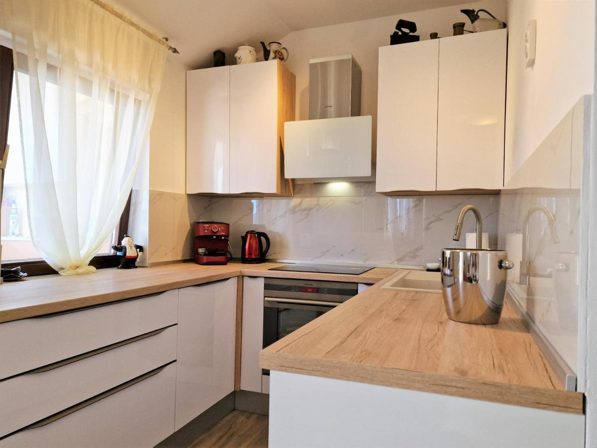 Vista Apartment-Split Airport Kaštela Buitenkant foto