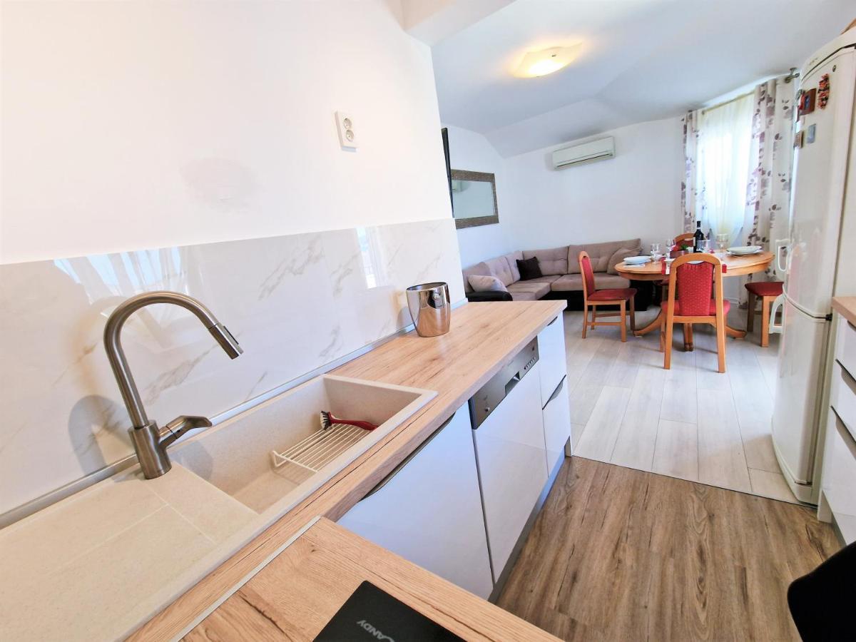 Vista Apartment-Split Airport Kaštela Buitenkant foto